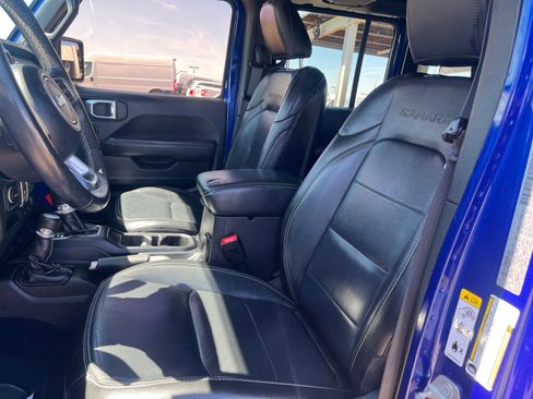 Used 2018 Jeep Wrangler Unlimited Sahara image 12