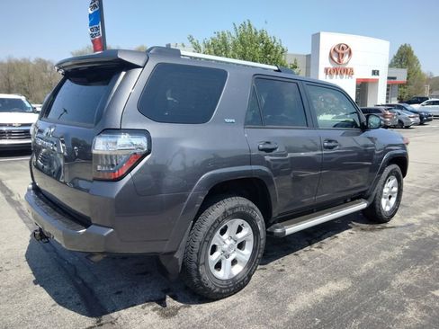 Used 2023 Toyota 4Runner SR5 Premium w/ Moonroof Package image 4
