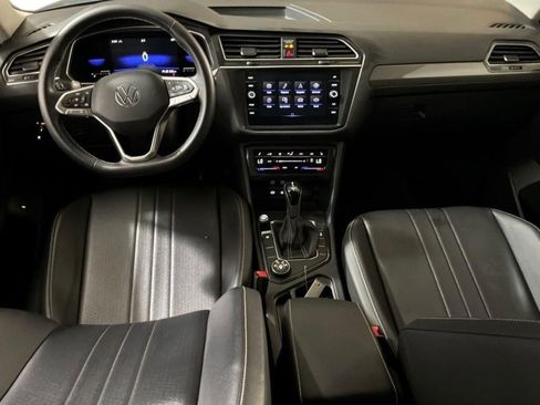 Used 2022 Volkswagen Tiguan SE AWD/4WD image 17
