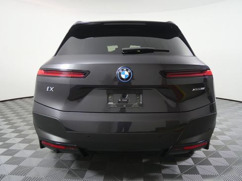 Used 2024 BMW iX xDrive50 w/ Premium Package AWD/4WD image 4
