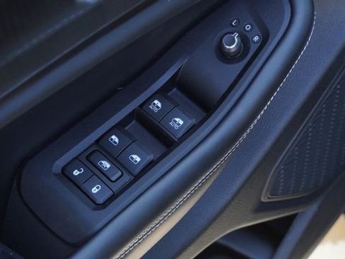 Used 2023 Jeep Grand Cherokee L Laredo image 21