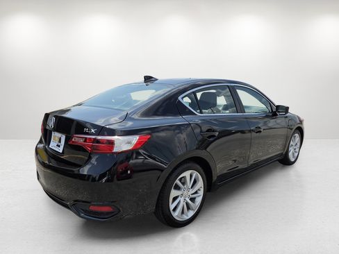 Used 2018 Acura ILX FWD image 5