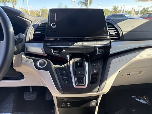 Certified 2025 Honda Odyssey EX-L image 26