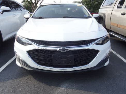 Used 2020 Chevrolet Malibu RS FWD image 2
