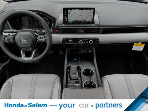 New 2025 Honda Pilot Touring image 3