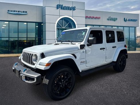 Used 2024 Jeep Wrangler Unlimited Sahara AWD/4WD image 4