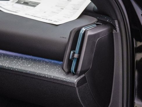 New 2025 Volvo EX30 Ultra w/ Protection Package Premier image 17