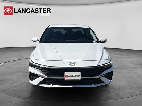 Used 2024 Hyundai Elantra SEL FWD image 2