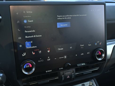 Used 2025 Lexus GX 550 w/ Accessory Package (2T) image 22