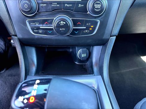 Used 2022 Dodge Charger R/T w/ Plus Group RWD image 37