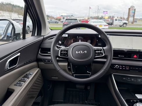 New 2026 Kia Carnival EX FWD image 21