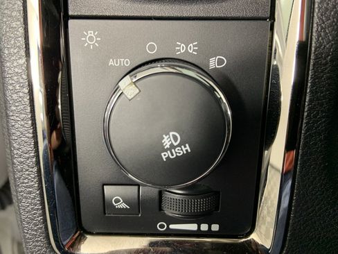 Used 2016 RAM 1500 Sport image 10