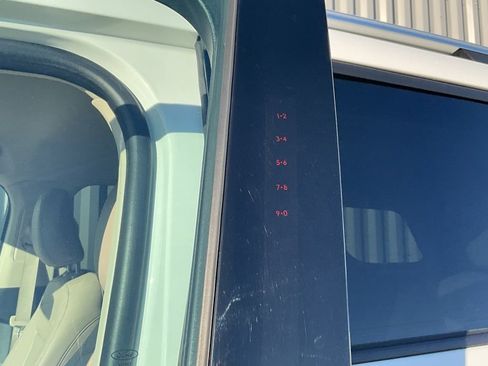 Used 2023 Ford Explorer Limited w/ Equipment Group 301A image 7