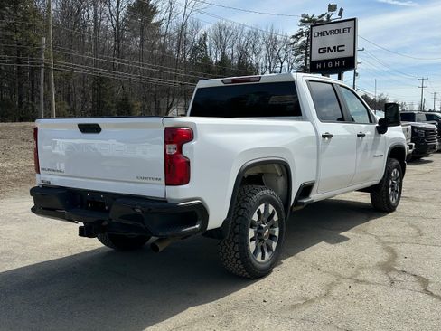Used 2024 Chevrolet Silverado 2500 Custom w/ Custom Convenience Package AWD/4WD image 4