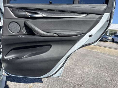Used 2017 BMW X5 M image 45