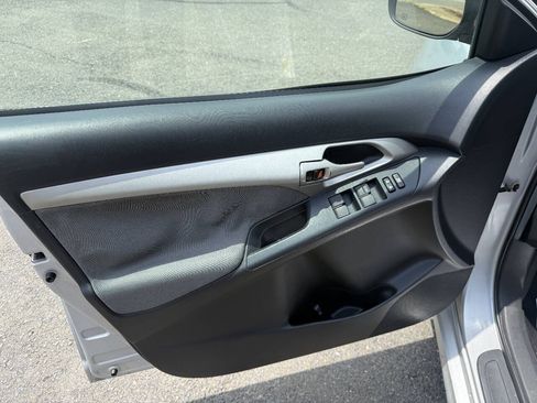 Used 2009 Toyota Matrix w/ PWR Pkg FWD image 9