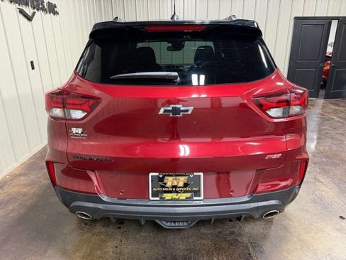 Used 2023 Chevrolet TrailBlazer RS w/ Sun and Liftgate Package image 9