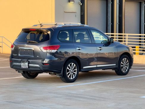 Used 2014 Nissan Pathfinder SL FWD image 7