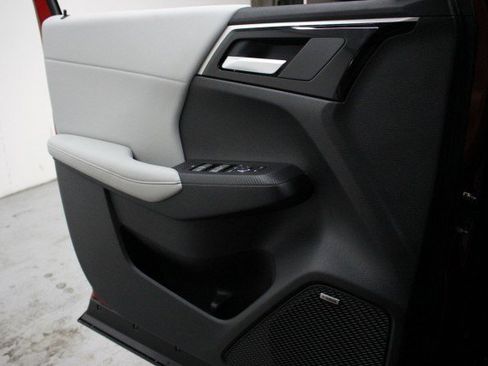 New 2025 Mitsubishi Outlander SE image 15