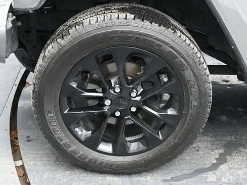 Used 2022 Jeep Gladiator Overland image 35