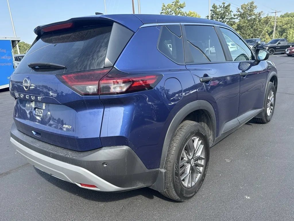 Used 2023 Nissan Rogue S AWD/4WD image 4