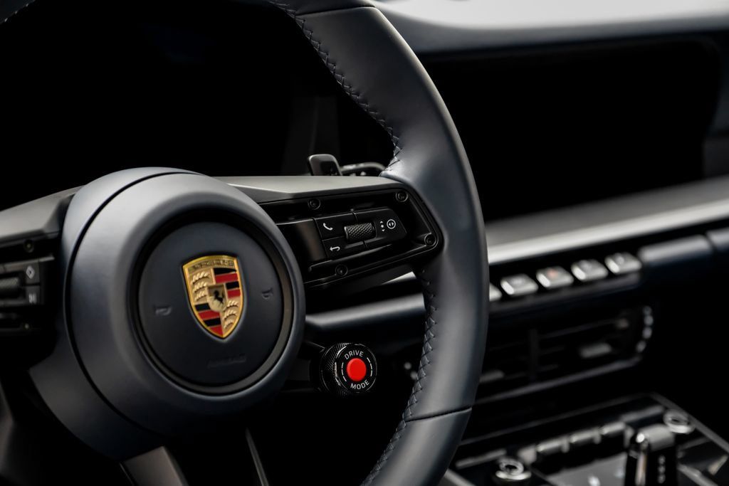 Used 2025 Porsche 911 Carrera S RWD image 17