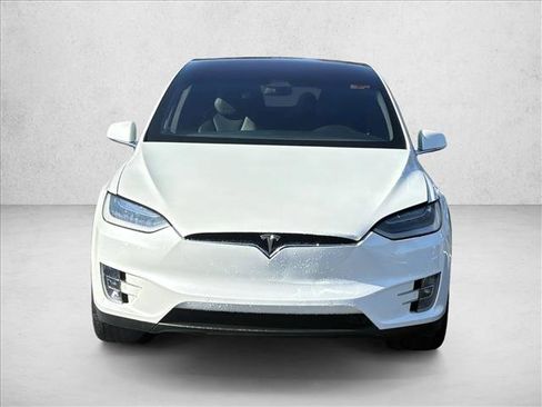 Used 2019 Tesla Model X 75D image 2