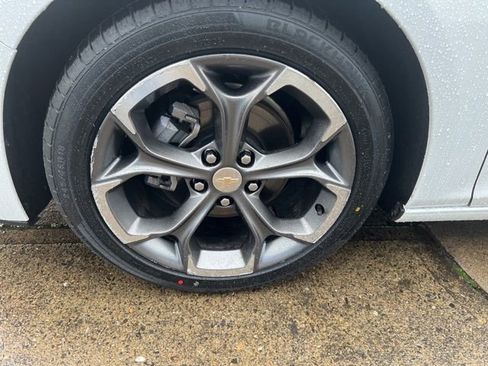 Used 2023 Chevrolet Malibu LT image 16