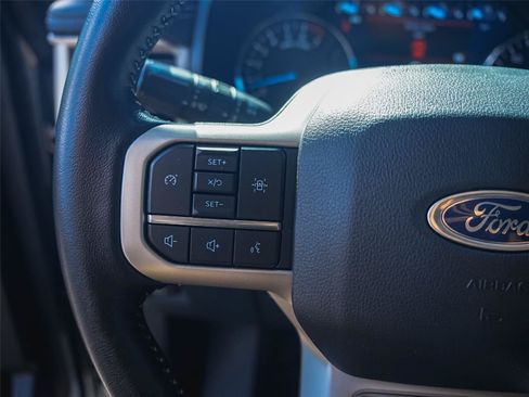 Used 2022 Ford Expedition XLT RWD image 13