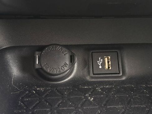 Used 2025 Toyota RAV4 XLE w/ Convenience Package image 21