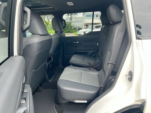 Certified 2025 Lexus GX 550 w/ Accessory Package (31) AWD/4WD image 19