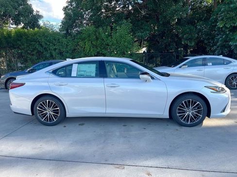 New 2025 Lexus ES 350 350 image 8