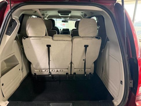 Used 2015 Dodge Grand Caravan SXT w/ UConnect Hands-Free Group image 17