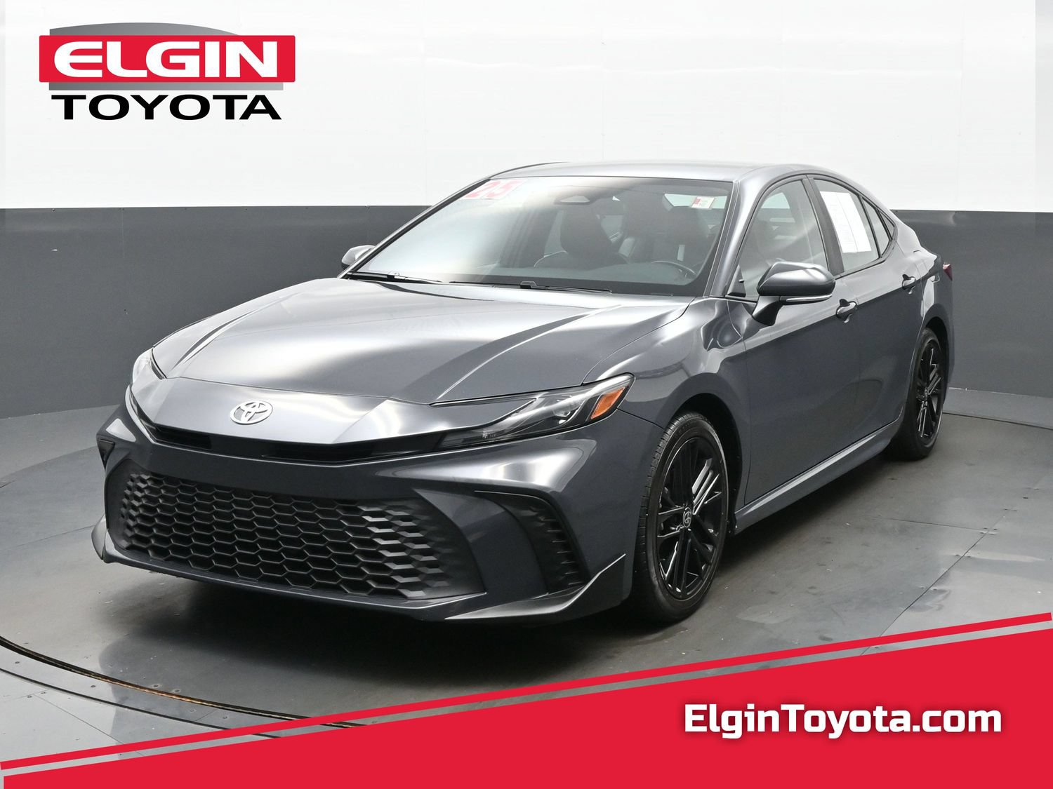 Used 2025 Toyota Camry SE FWD image 1