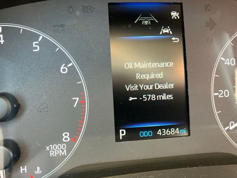 Used 2025 Toyota Corolla LE FWD image 9