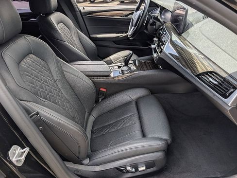 Used 2021 BMW 530i w/ Convenience Package RWD image 18
