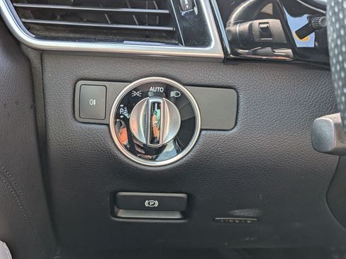 Used 2017 Mercedes-Benz GLE 400 4MATIC image 17