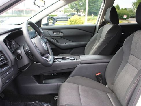 Used 2024 Nissan Rogue SV AWD/4WD image 11