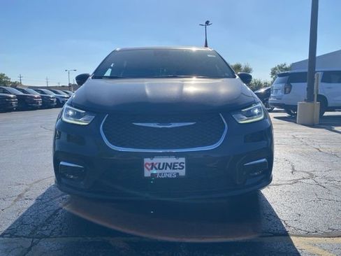 New 2026 Chrysler Pacifica Select image 15