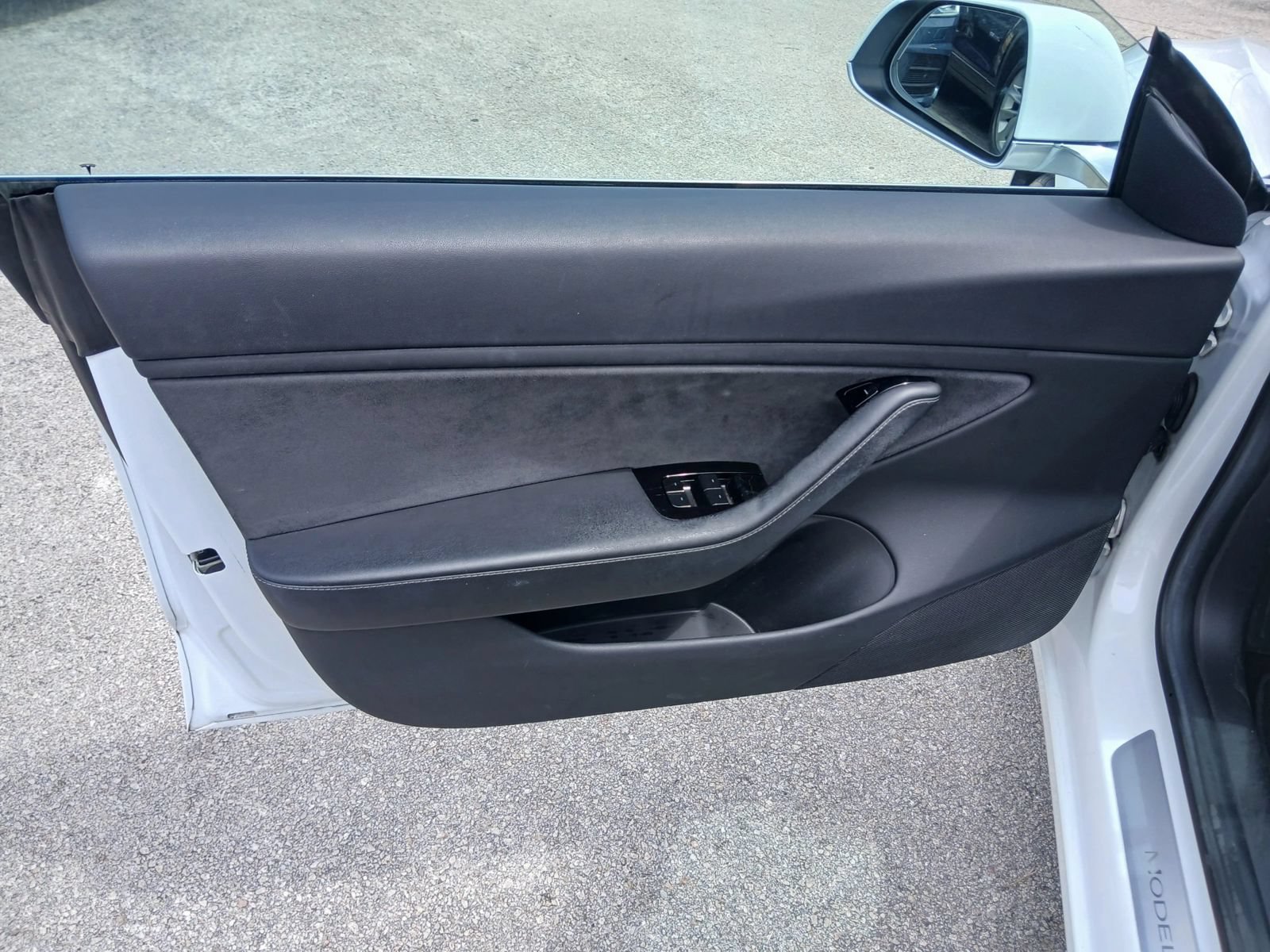Used 2018 Tesla Model 3 Long Range RWD image 12