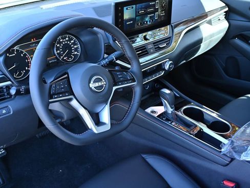 New 2025 Nissan Altima 2.5 SR w/ SR Premium Package image 7