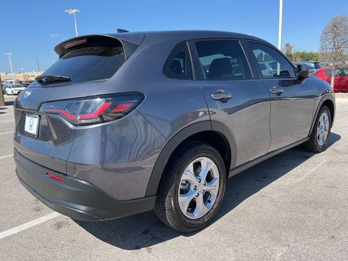 Certified 2023 Honda HR-V LX image 4