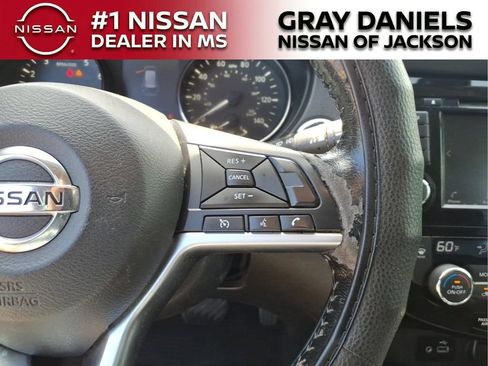 Used 2020 Nissan Rogue SV FWD image 15
