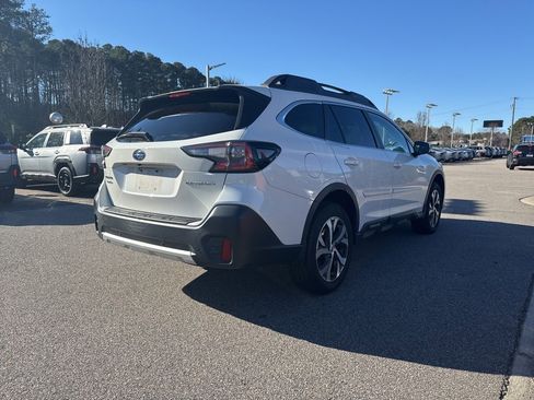 Used 2021 Subaru Outback Limited image 5