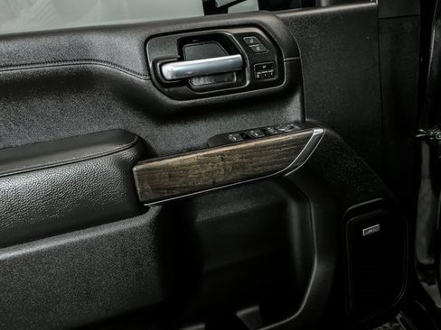 Used 2021 GMC Sierra 2500 Denali w/ Denali Black Diamond Edition image 8