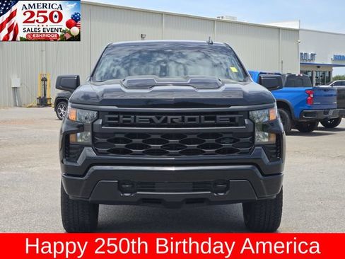 Used 2025 Chevrolet Silverado 1500 Custom Trail Boss w/ Turbomax Blackout Package AWD/4WD image 2
