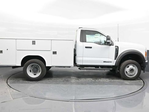 New 2023 Ford F550 4x4 Regular Cab Super Duty image 9