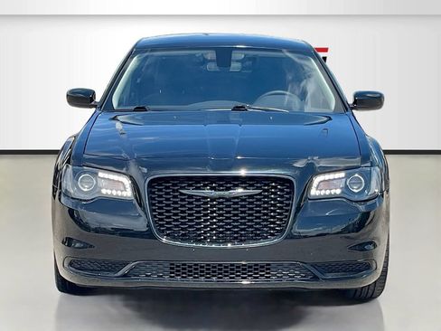 Used 2023 Chrysler 300 Touring w/ Sport Appearance Package RWD image 2