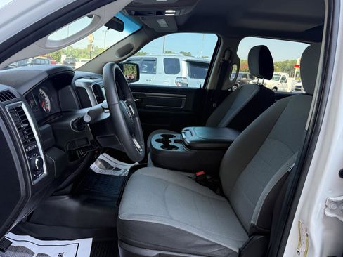Used 2022 RAM 1500 Classic SLT RWD image 10