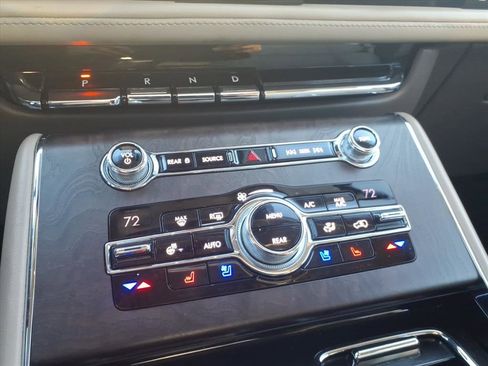 Used 2020 Lincoln Aviator Reserve w/ Equipment Group 202A image 25